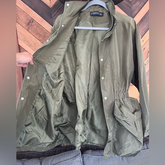 Lioness Quentin Parachute Jacket Size Small Army Green - Picture 12 of 12